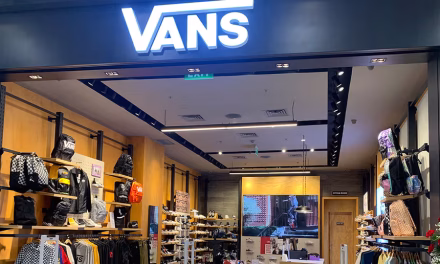 Brand Vans Identik Dengan Streetwear? Kamu Wajib Punyaa Sih!