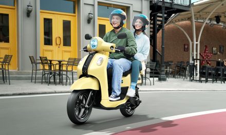Skuter Modern Dari Yamaha Dengan Desain Klasik Yang Stylish