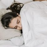 Mager Tapi Sehat: Manfaat Tidur Siang Buat Fisik & Pikiran