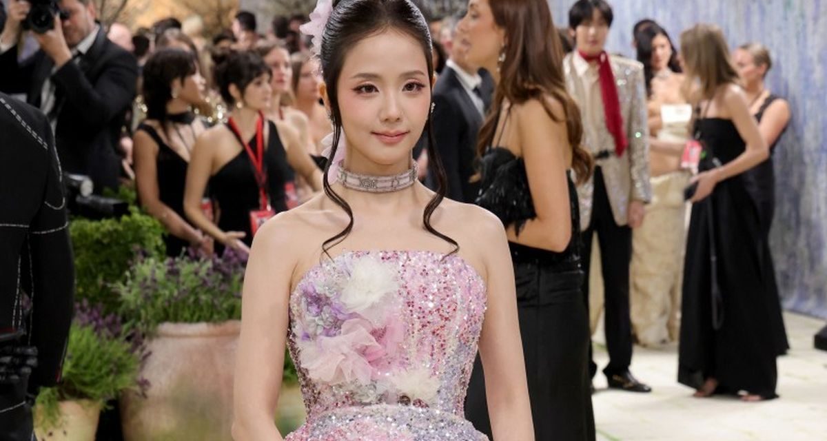 Rahasia Di Balik Kilau Jisoo: Kalung Cartier Antik Dari Tahun 1905