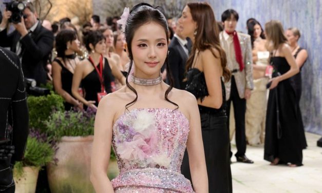 Rahasia Di Balik Kilau Jisoo: Kalung Cartier Antik Dari Tahun 1905