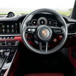 Interior Porsche 911 Carrera Perpaduan Klasik & Teknologi Modern
